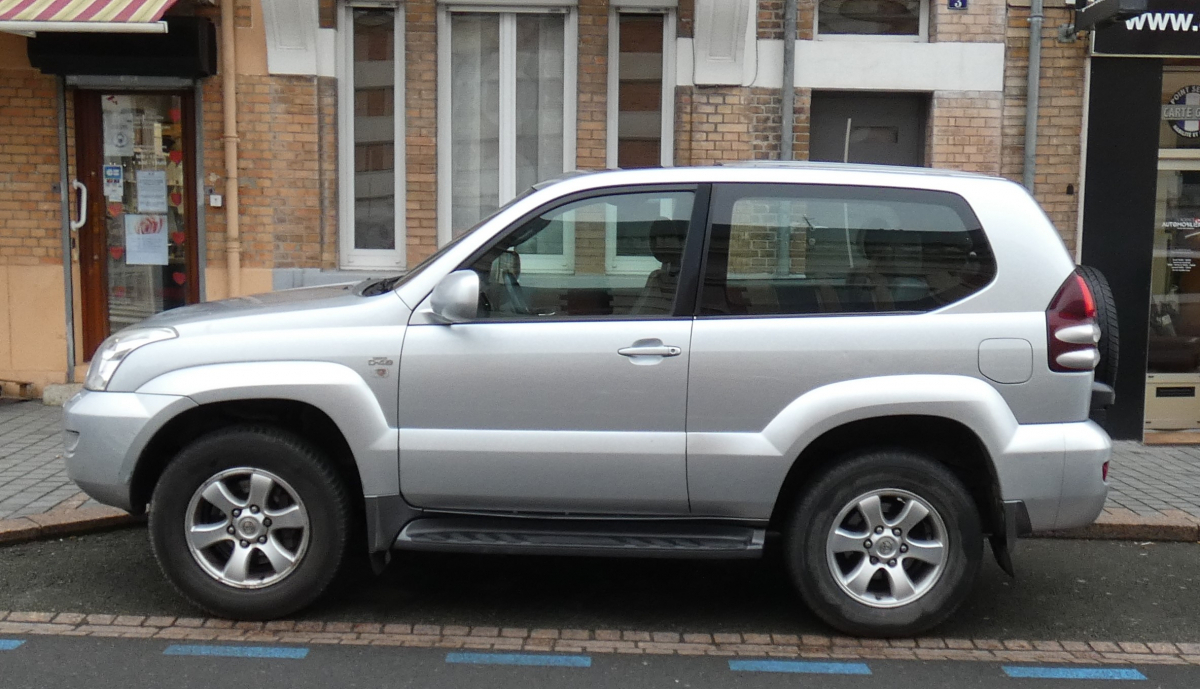 Toyota Land Cruiser — 4